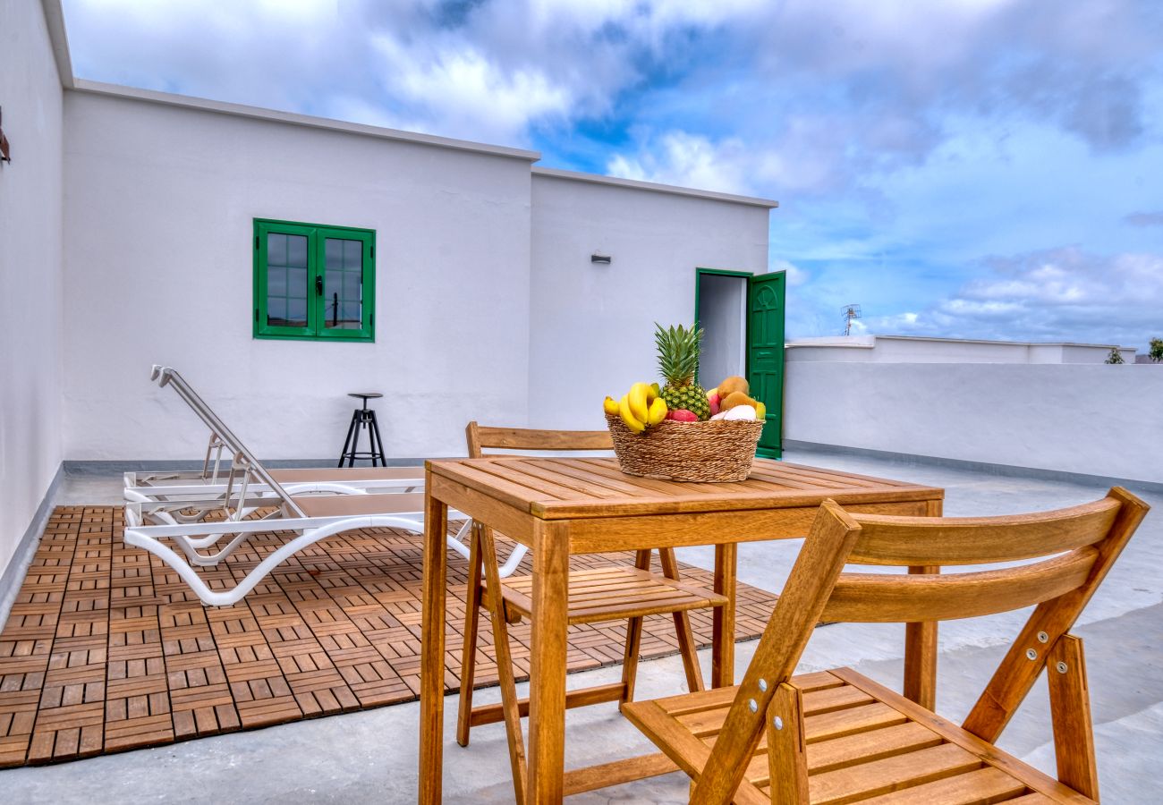Zimmeranmietung in Tinajo - Casa NoPasaNada, estudio La Graciosa Sea View