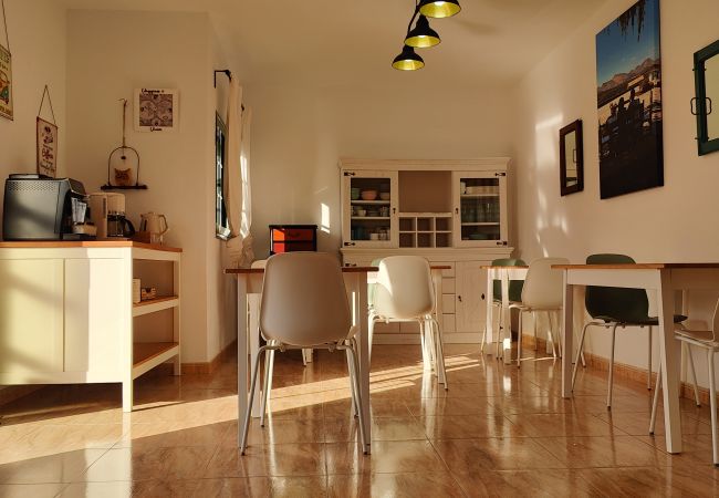 Zimmeranmietung in Tinajo - Casa NoPasaNada: habitación La Palma con baño privado  Zimmeranmietung in Tinajo - Casa NoPasaNada: habitación La Palma con baño privado