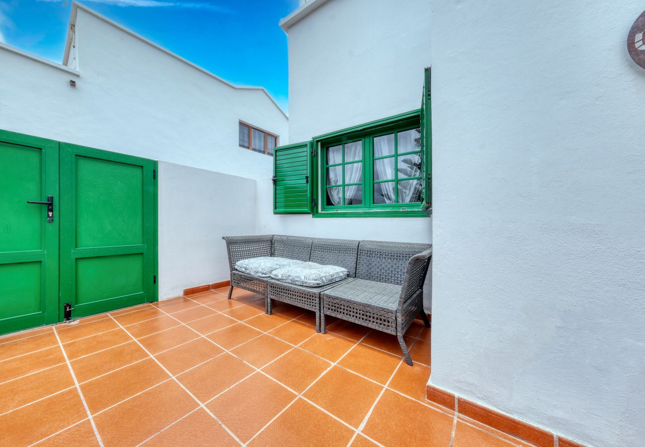 Zimmeranmietung in Tinajo - Casa NoPasaNada: habitación La Gomera con baño privado exterior