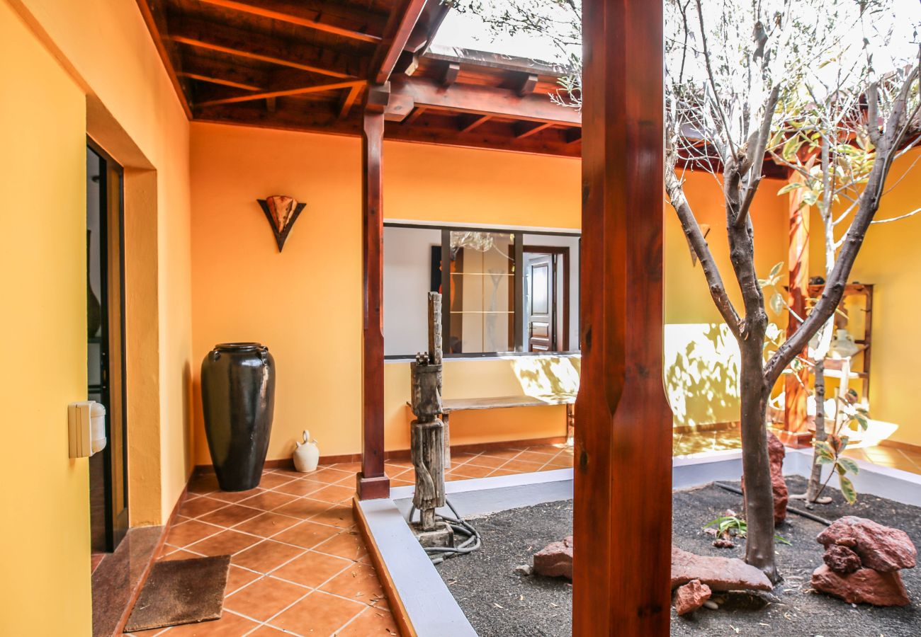 Ferienhaus in Macher - Horizon Luxury -Eine Oase der Ruhe mit privatem Pool, Gärten und spektakuläre Aussicht