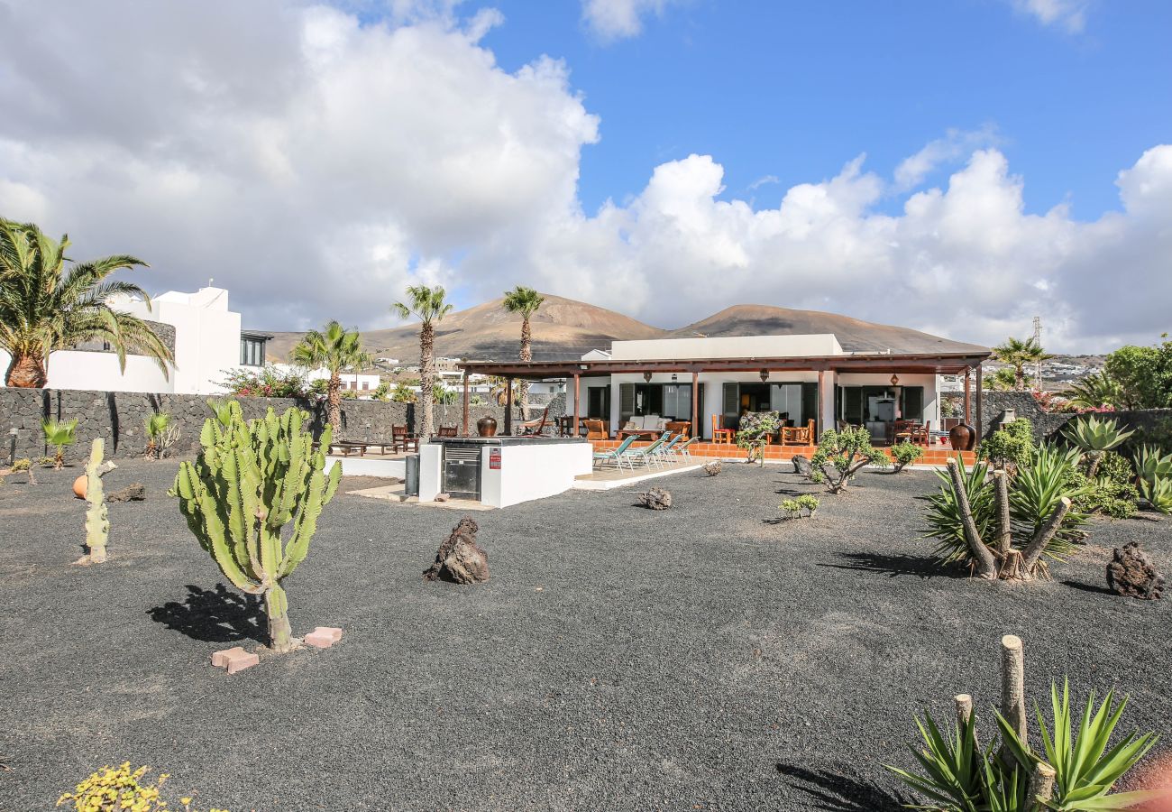 Ferienhaus in Macher - Horizon Luxury -Eine Oase der Ruhe mit privatem Pool, Gärten und spektakuläre Aussicht