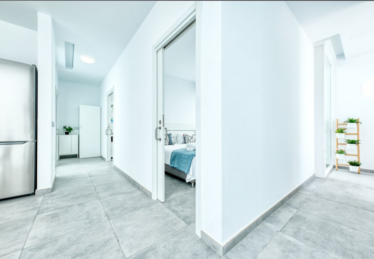 Ferienhaus in  Famara - Karma Famara 1 - 25 m vom Strand entfernt, schnelles WLAN und Dachterrasse