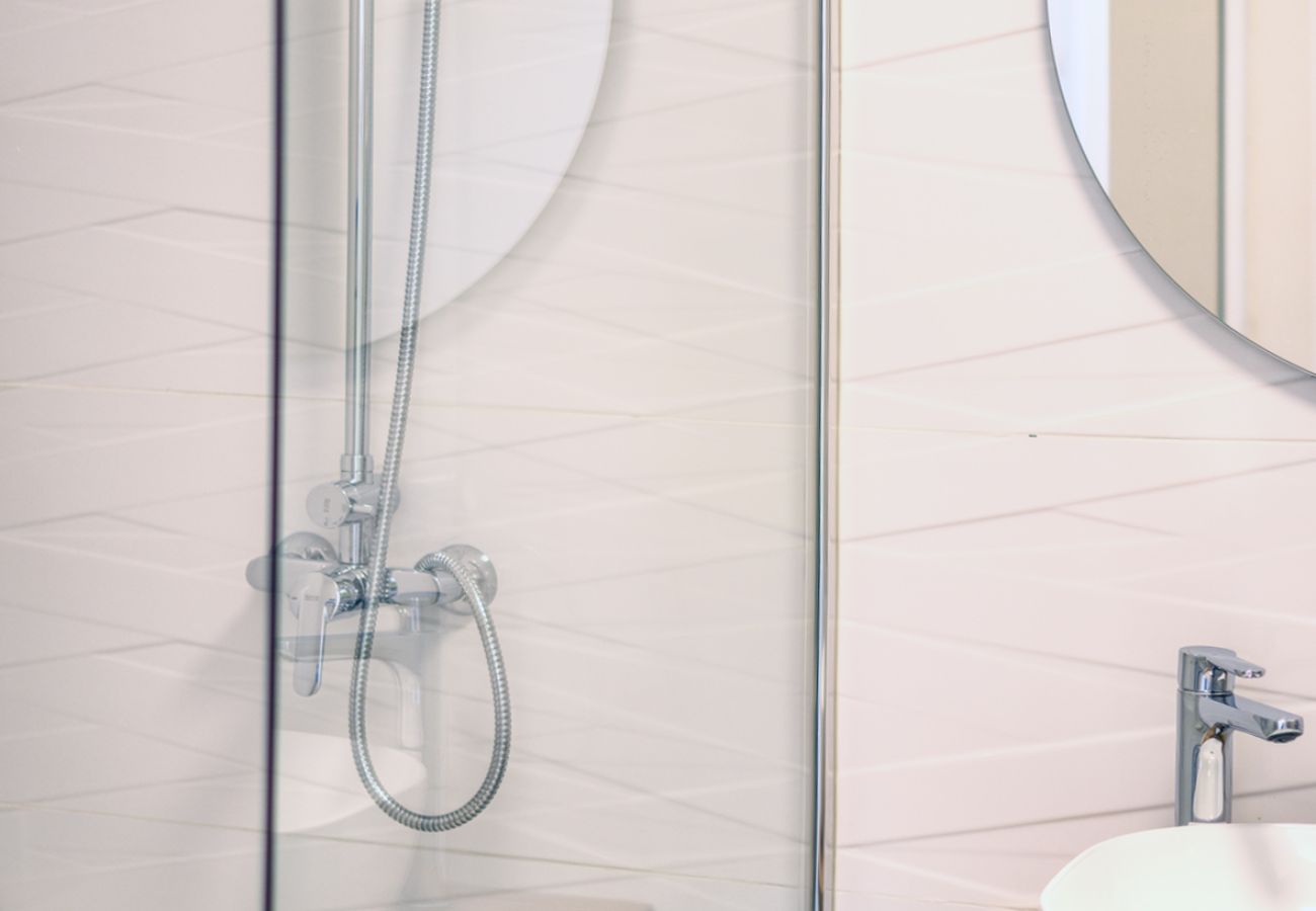 Ferienhaus in Costa Teguise - Suite ANIAGUA Helle FerienWohnung mit Poolblick