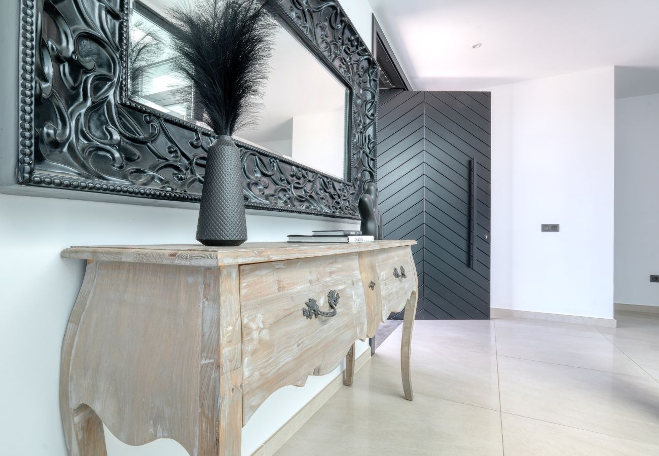 Villa in Puerto Calero - White House - Fire pit and private pool By Lanzarote Vacation Homes