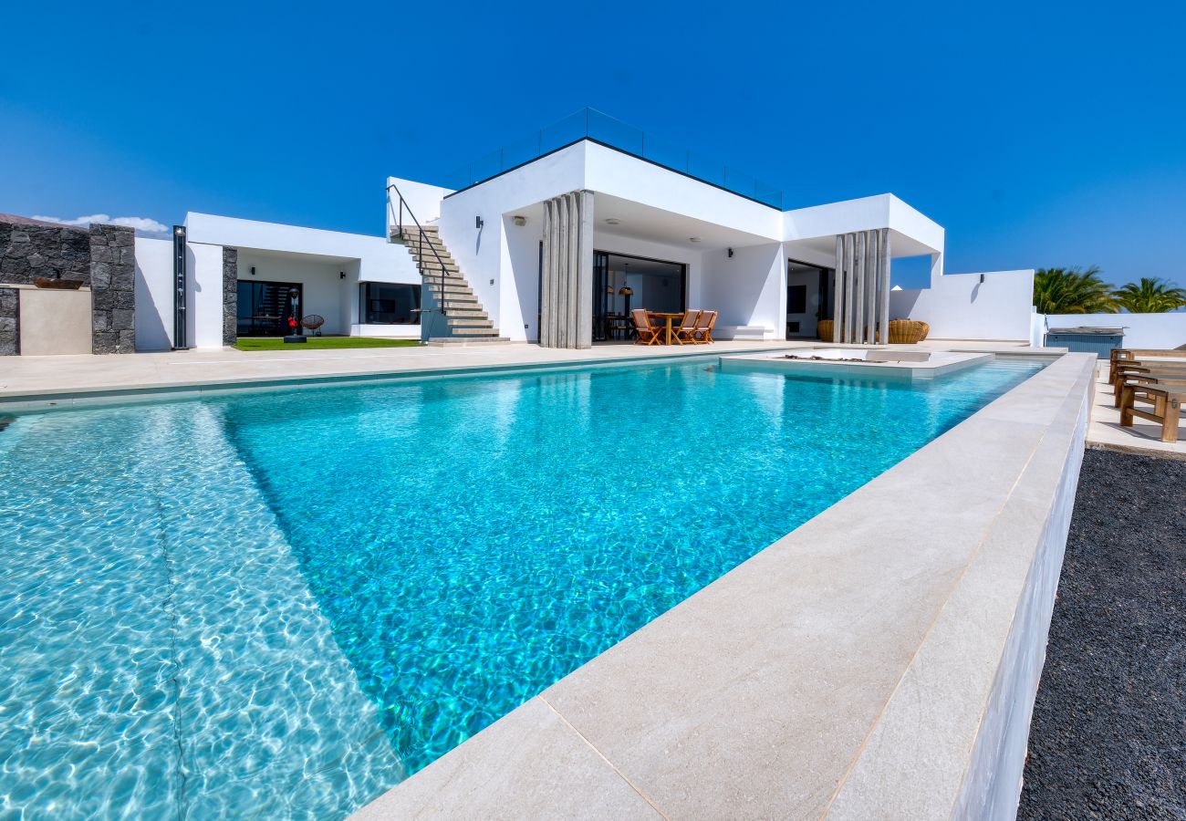 Villa in Puerto Calero - White House - Fire pit and private pool By Lanzarote Vacation Homes
