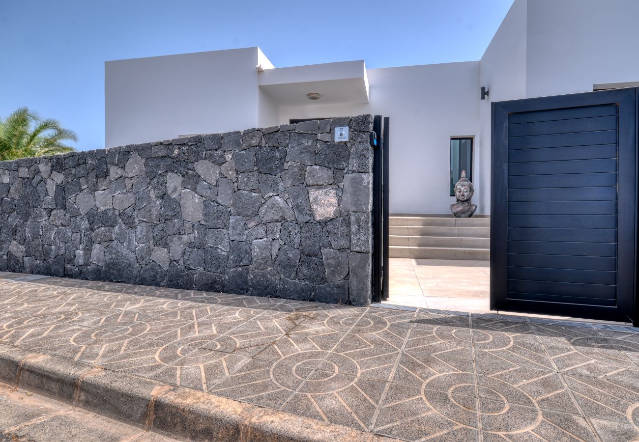 Villa in Puerto Calero - White House - Fire pit and private pool By Lanzarote Vacation Homes