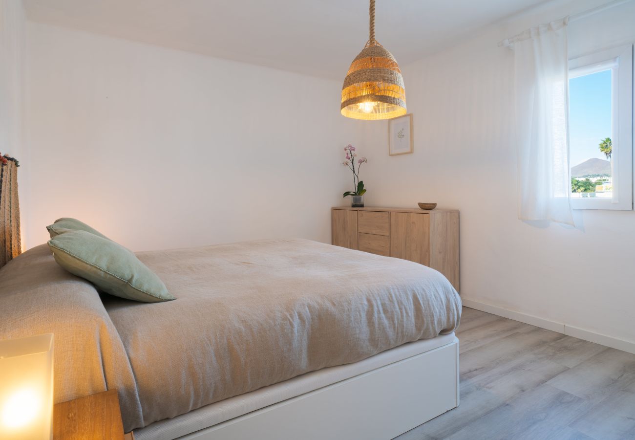 Ferienhaus in Costa Teguise - Balkon des Meeres – Pool, Tennisplätze, Meerzugang