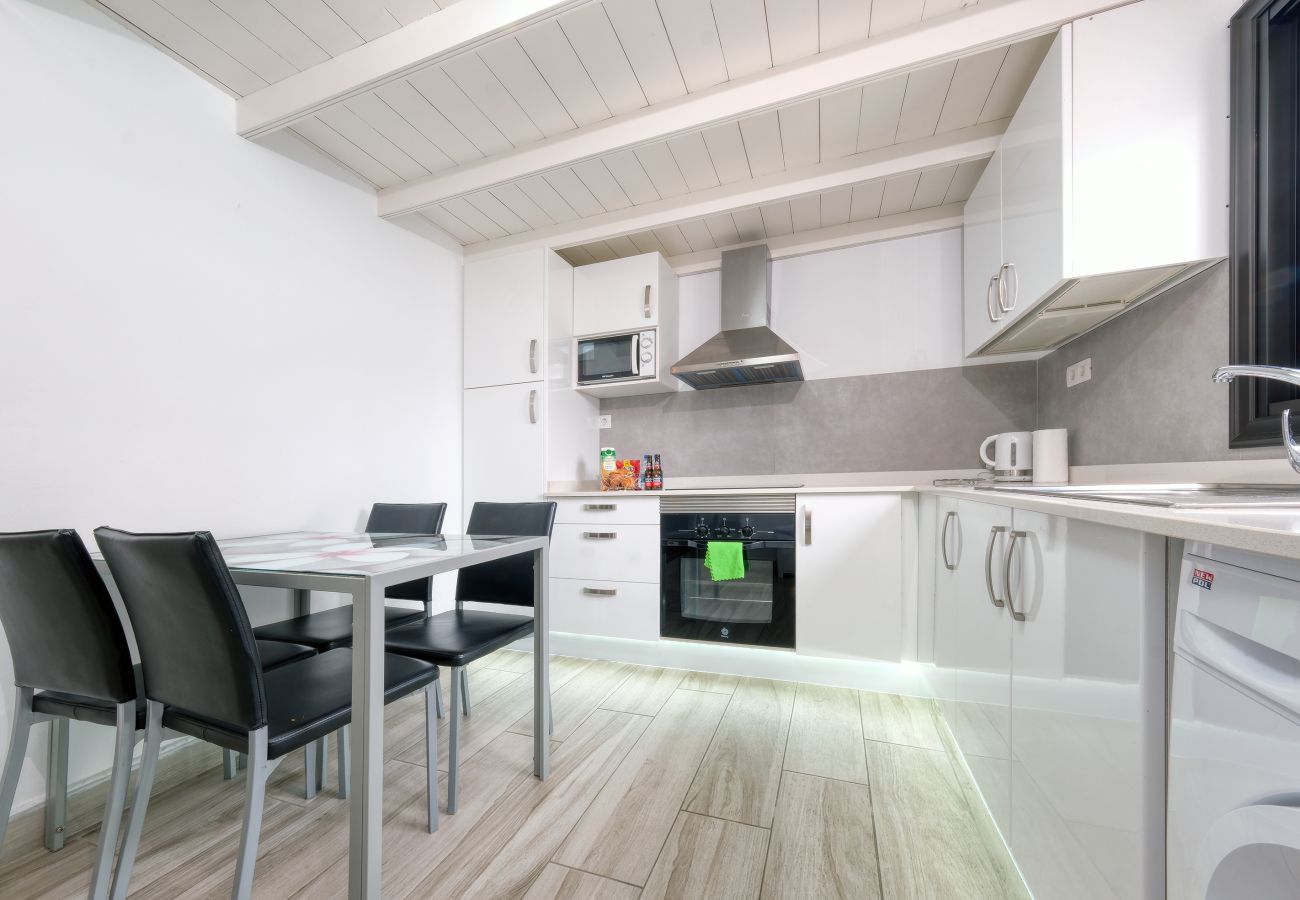 Ferienhaus in Puerto del Carmen - La Marisma - WIFI und Balkon By LVH