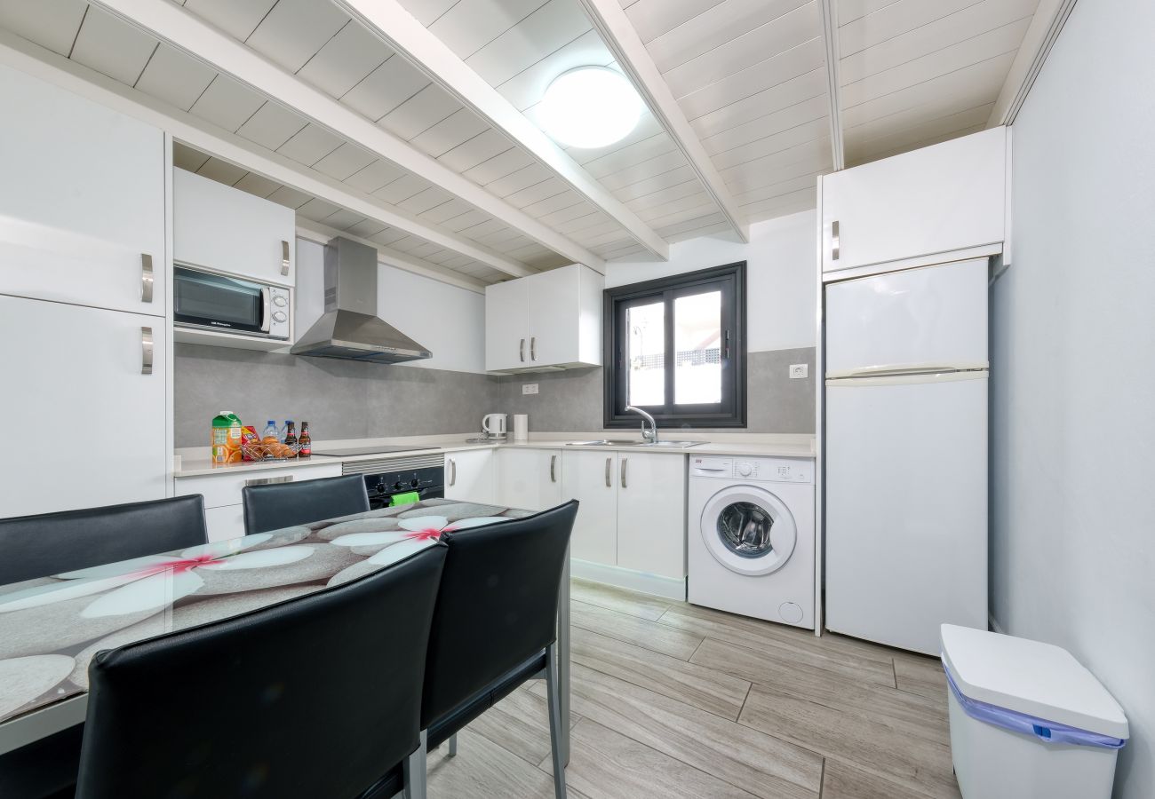 Ferienhaus in Puerto del Carmen - La Marisma - WIFI und Balkon By LVH