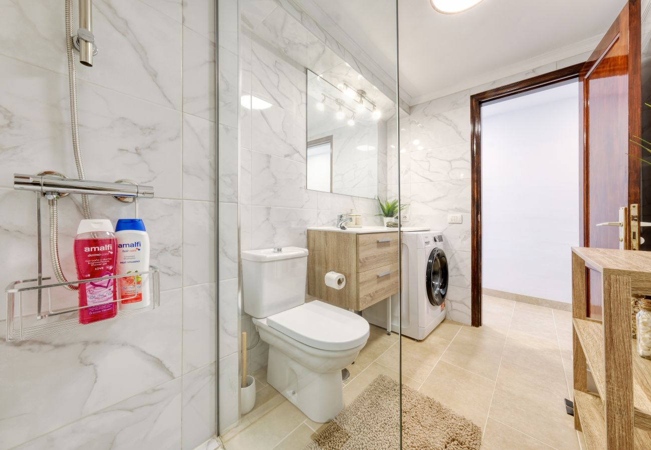 Ferienhaus in Costa Teguise - Casa La Arena - Blick auf den Pool By LVH