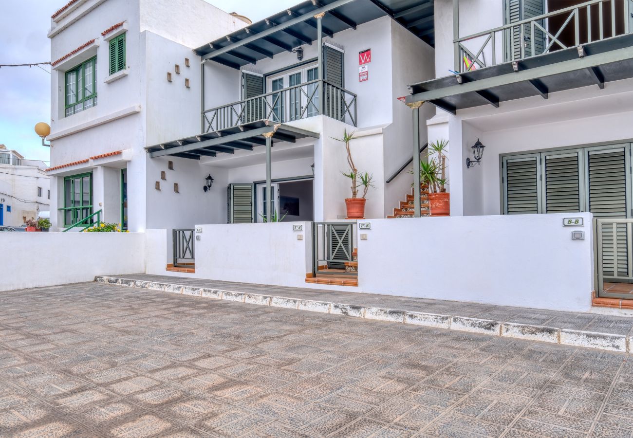 Ferienwohnung in Arrieta  - El Charcón A - 10 m vom Strand entfernt By LVH