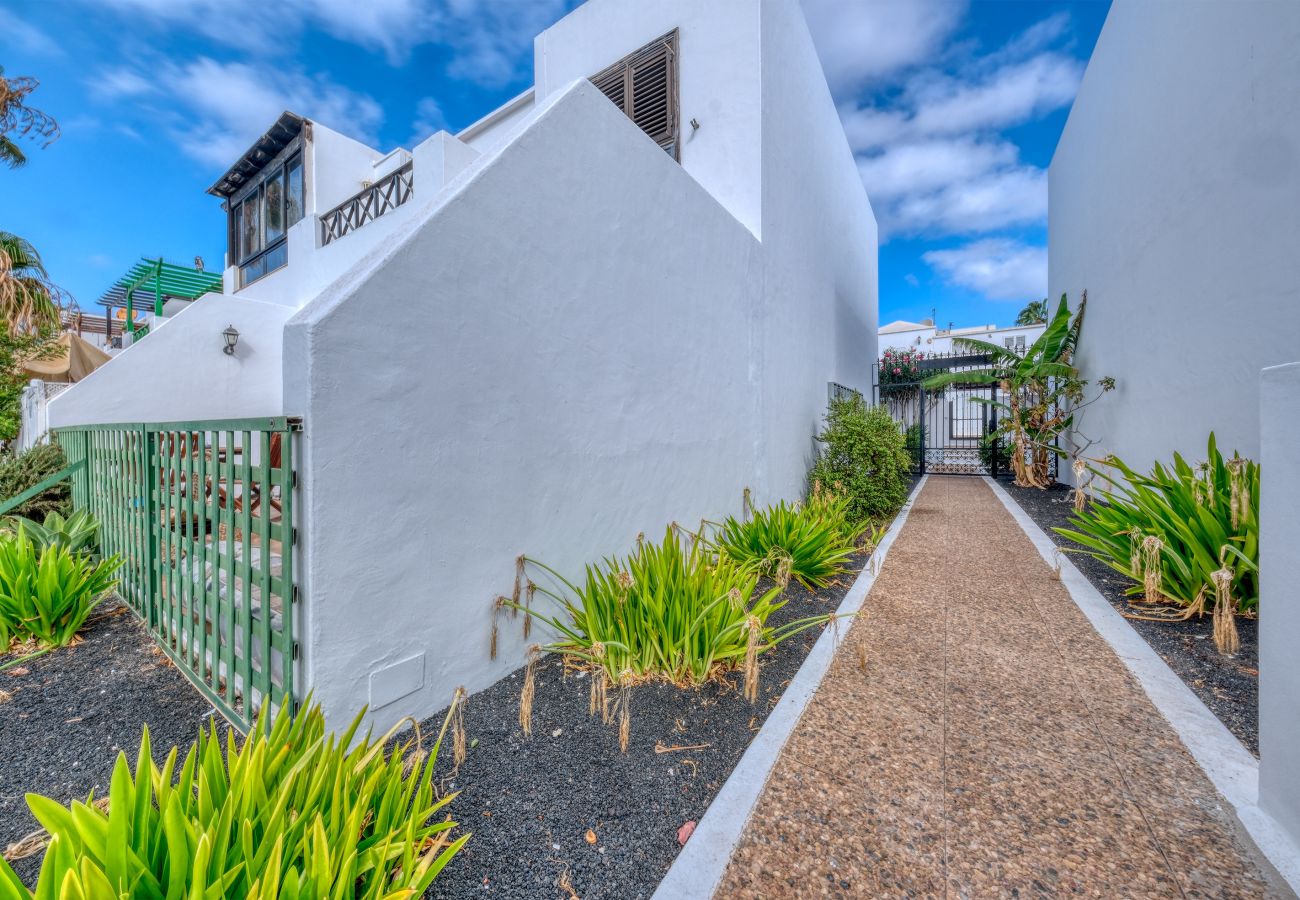 Ferienhaus in Puerto del Carmen - Casa Ondina - Pool und Meerblick By LVH