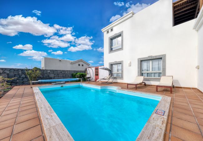 Ferienhaus in Playa Blanca - Villa Montaña Roja