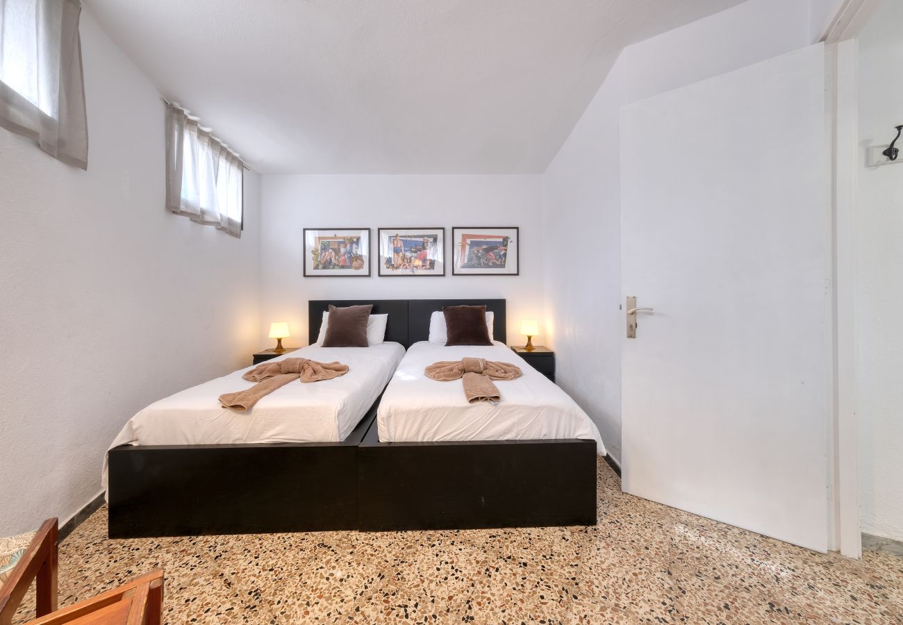 Ferienhaus in  Famara - Atlántico Famara 124 • Ocean views • Beach 2 min • LVH