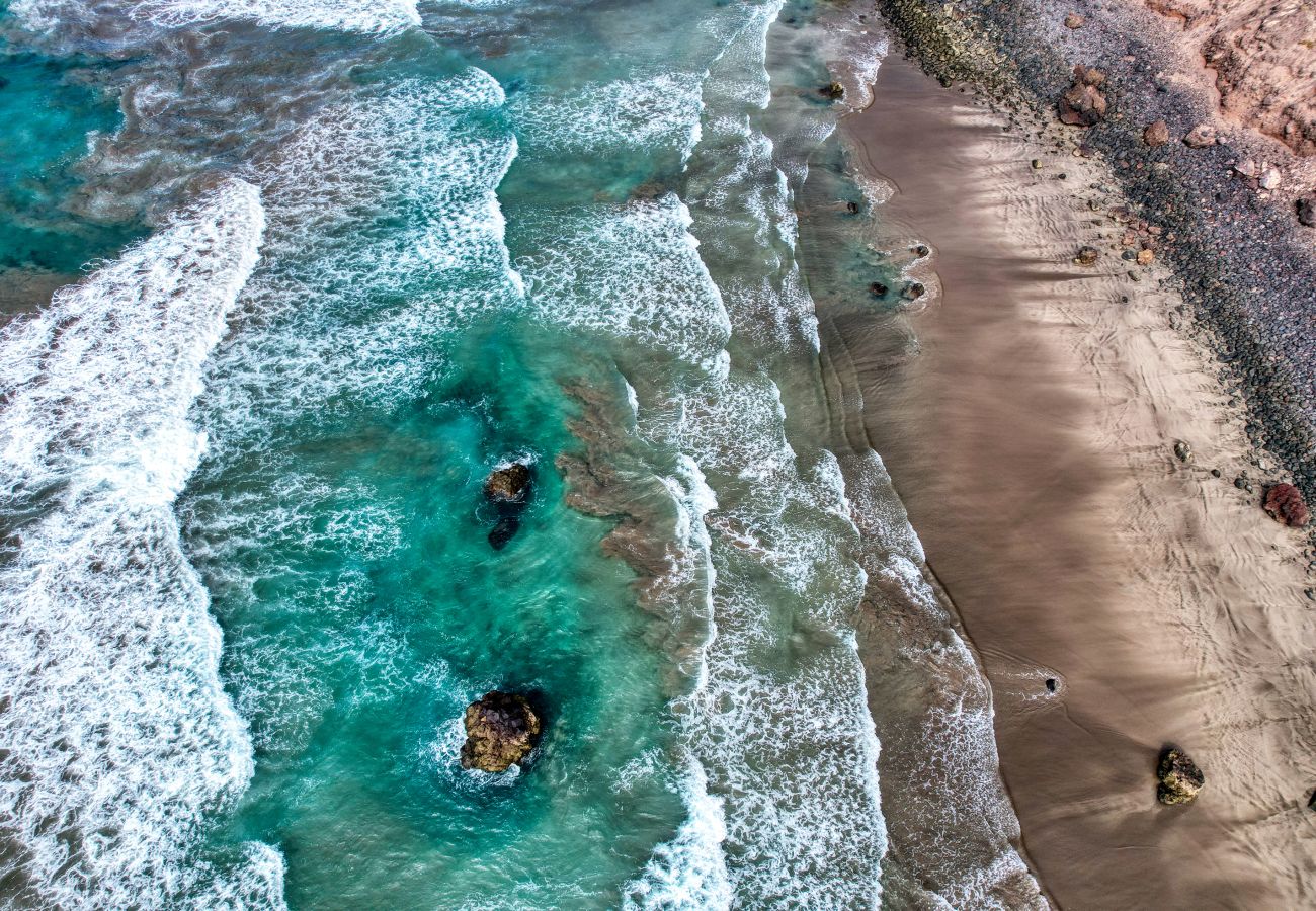 Ferienhaus in  Famara - Famara Mar 122 • Ocean views • Beach 2 min • LVH