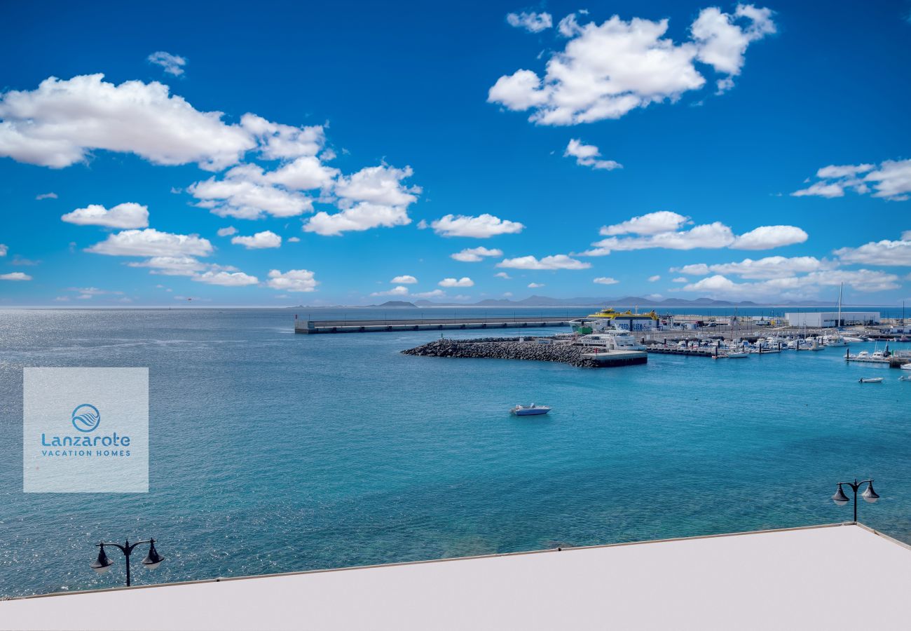 Ferienwohnung in Playa Blanca - Casa Bonica • Ocean Views • Beach 2 min • LVH