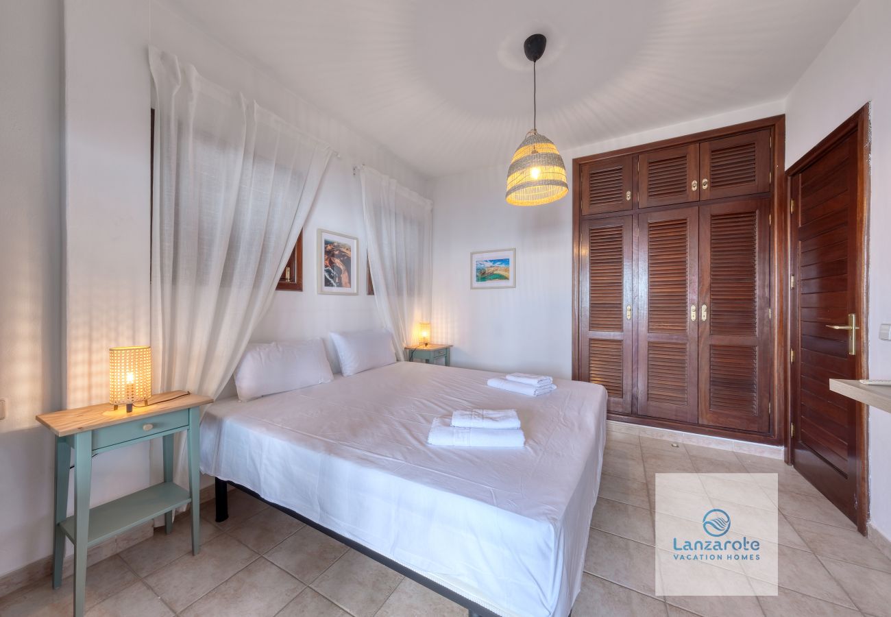 Ferienwohnung in Playa Blanca - Casa Bonica • Ocean Views • Beach 2 min • LVH