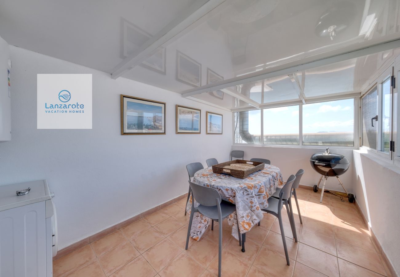 Ferienwohnung in Playa Blanca - Casa Bonica • Ocean Views • Beach 2 min • LVH