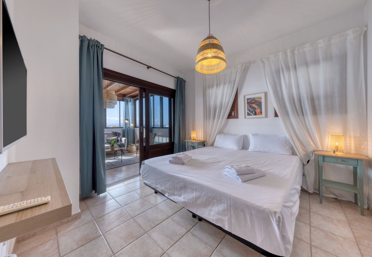 Ferienwohnung in Playa Blanca - Casa Bonica • Ocean Views • Beach 2 min • LVH