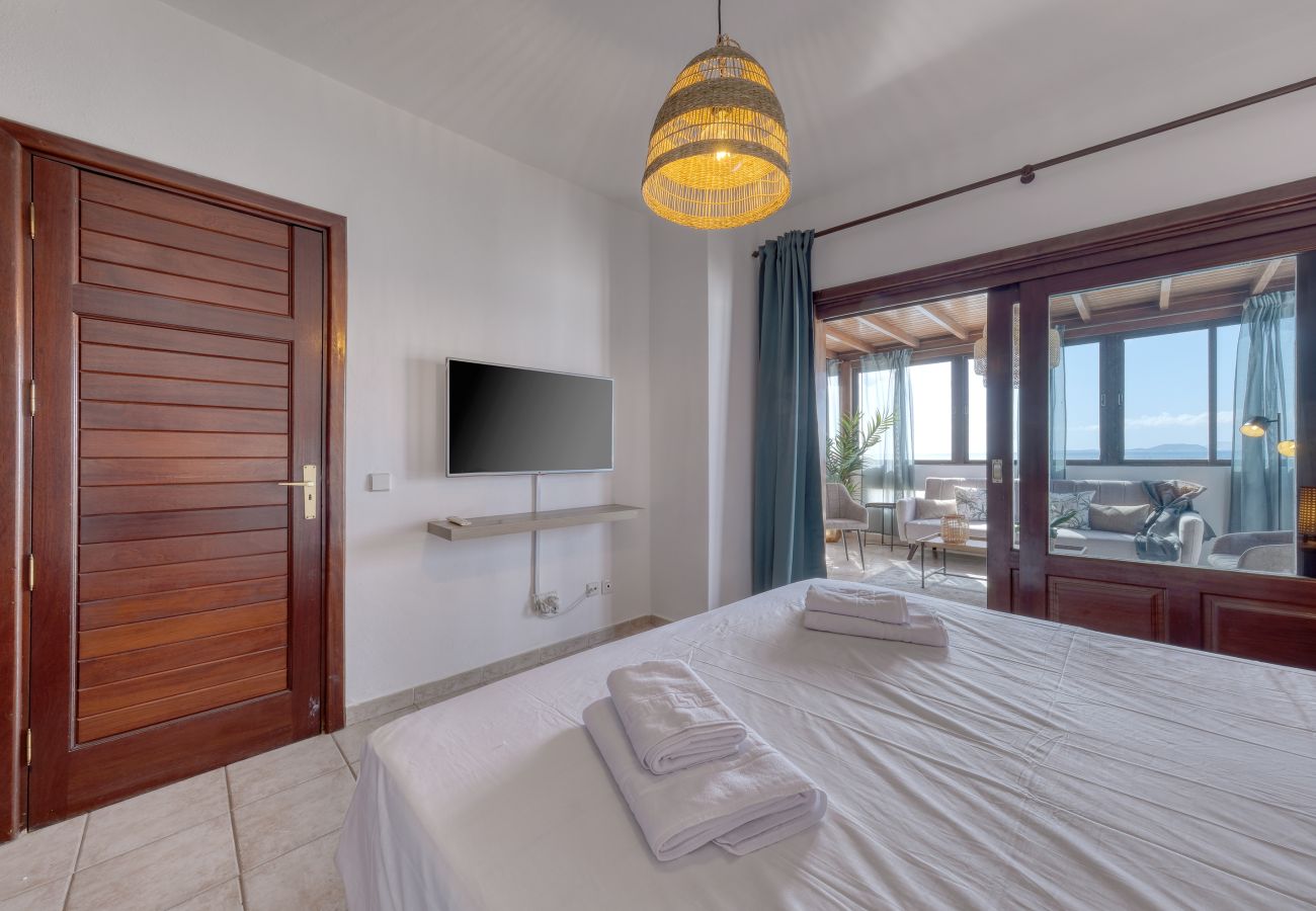 Ferienwohnung in Playa Blanca - Casa Bonica • Ocean Views • Beach 2 min • LVH