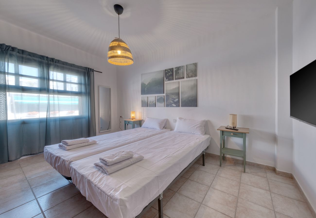Ferienwohnung in Playa Blanca - Casa Bonica • Ocean Views • Beach 2 min • LVH