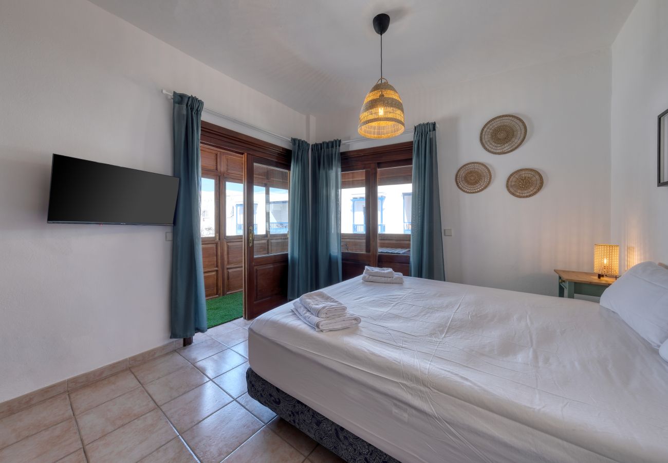 Ferienwohnung in Playa Blanca - Casa Bonica • Ocean Views • Beach 2 min • LVH
