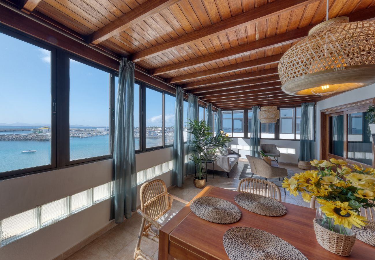 Ferienwohnung in Playa Blanca - Casa Bonica • Ocean Views • Beach 2 min • LVH