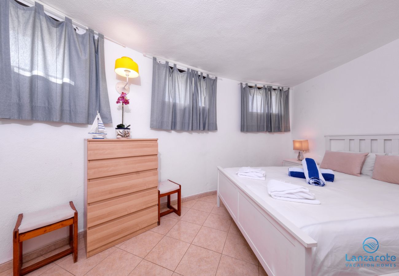 Ferienhaus in  Famara - Casa Buenavista 127- Pool- Sea View- LVH