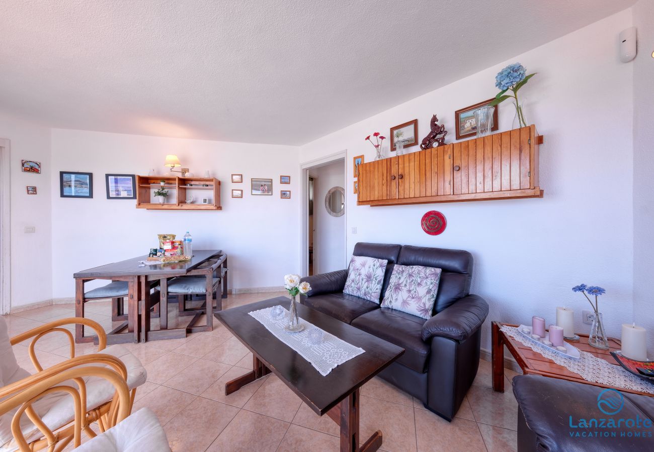 Ferienhaus in  Famara - Casa Buenavista 127- Pool- Sea View- LVH