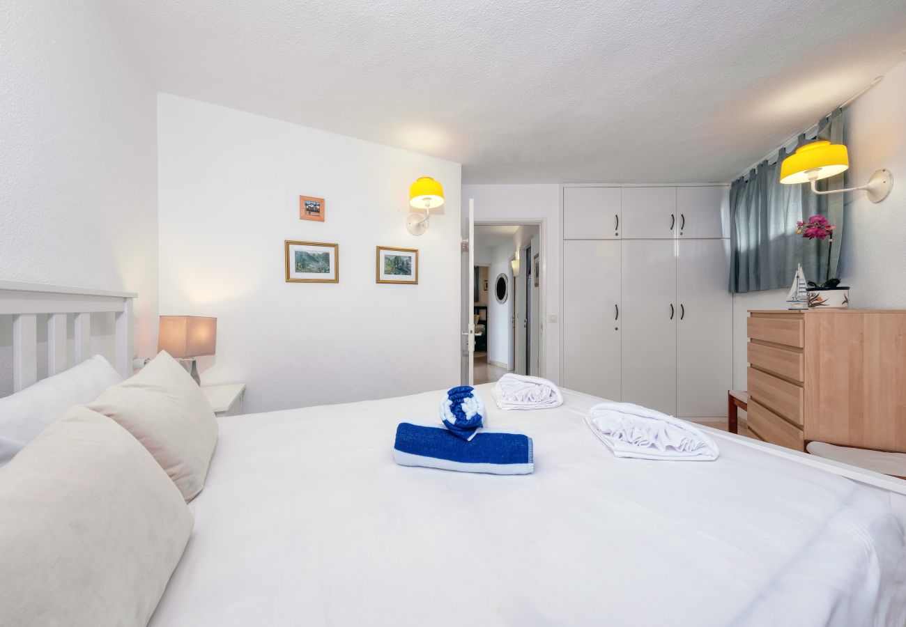 Ferienhaus in  Famara - Casa Buenavista 127 • Pool • Ocean views • Beach 2 min • LVH