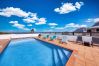 Ferienhaus in  Famara - Casa Buenavista 127 • Pool • Ocean views • Beach 2 min • LVH