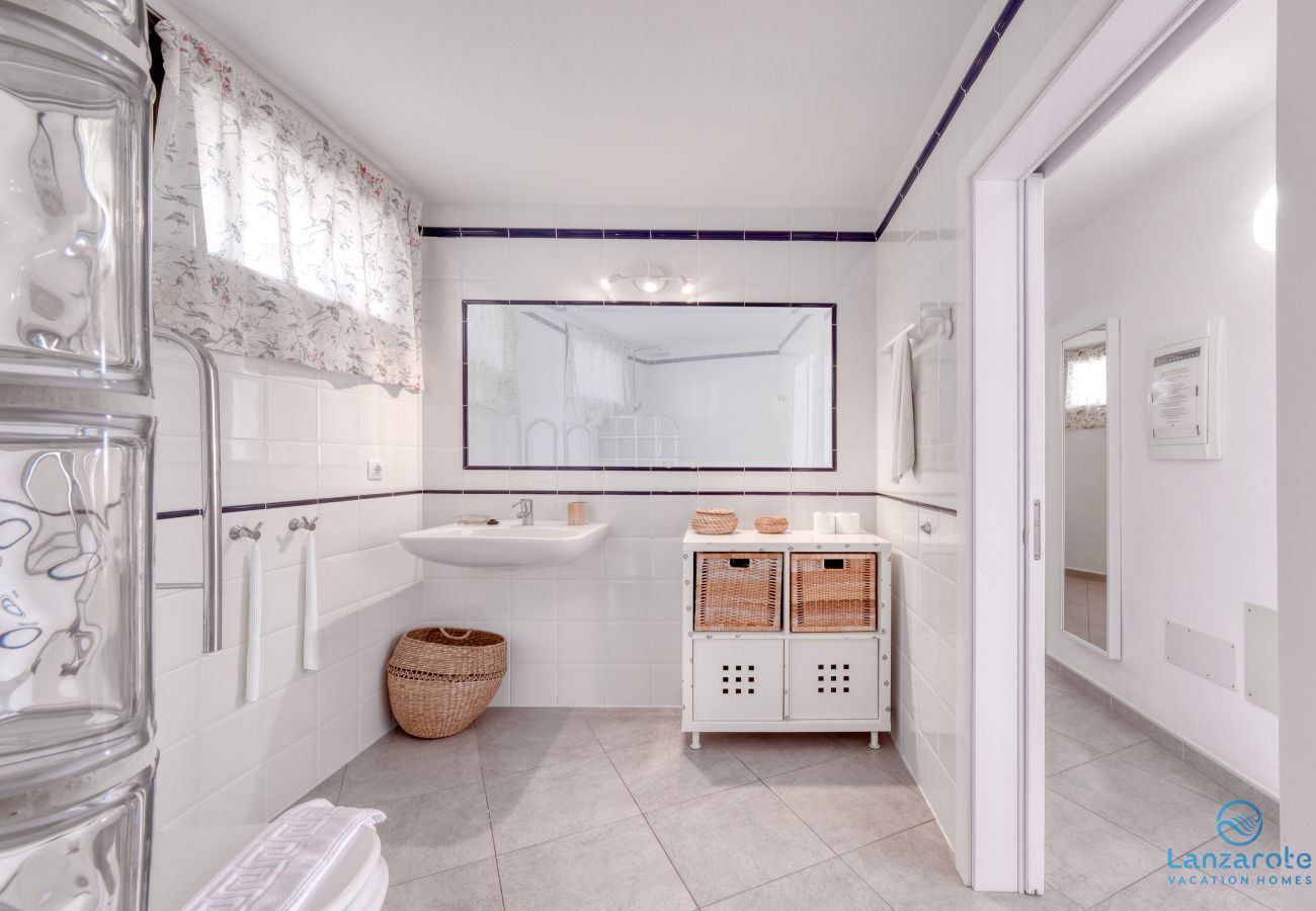 Ferienwohnung in  Famara - Canary Soul 90 • Ocean views • Beach 2 min • LVH