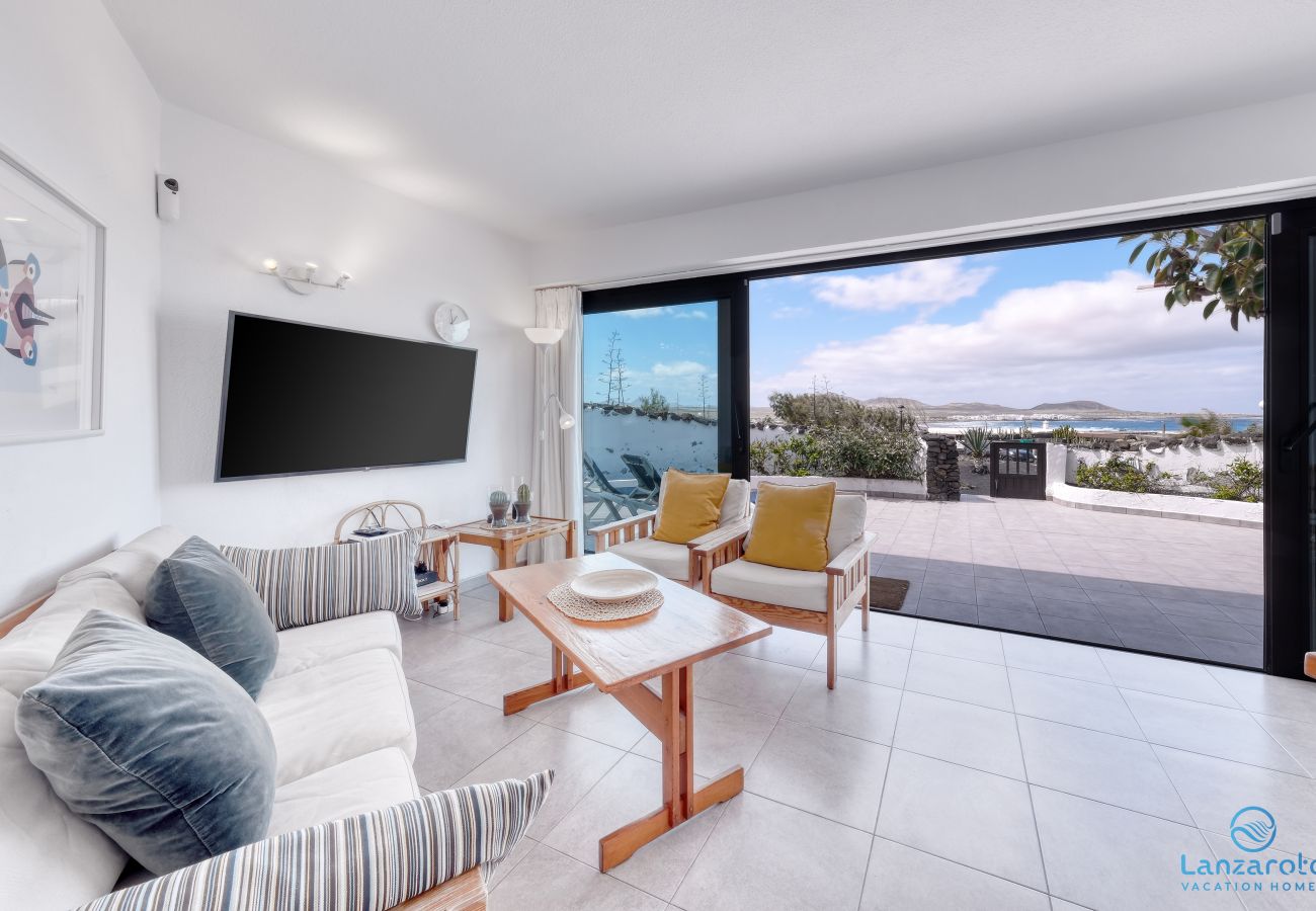 Ferienwohnung in  Famara - Canary Soul 90 • Ocean views • Beach 2 min • LVH