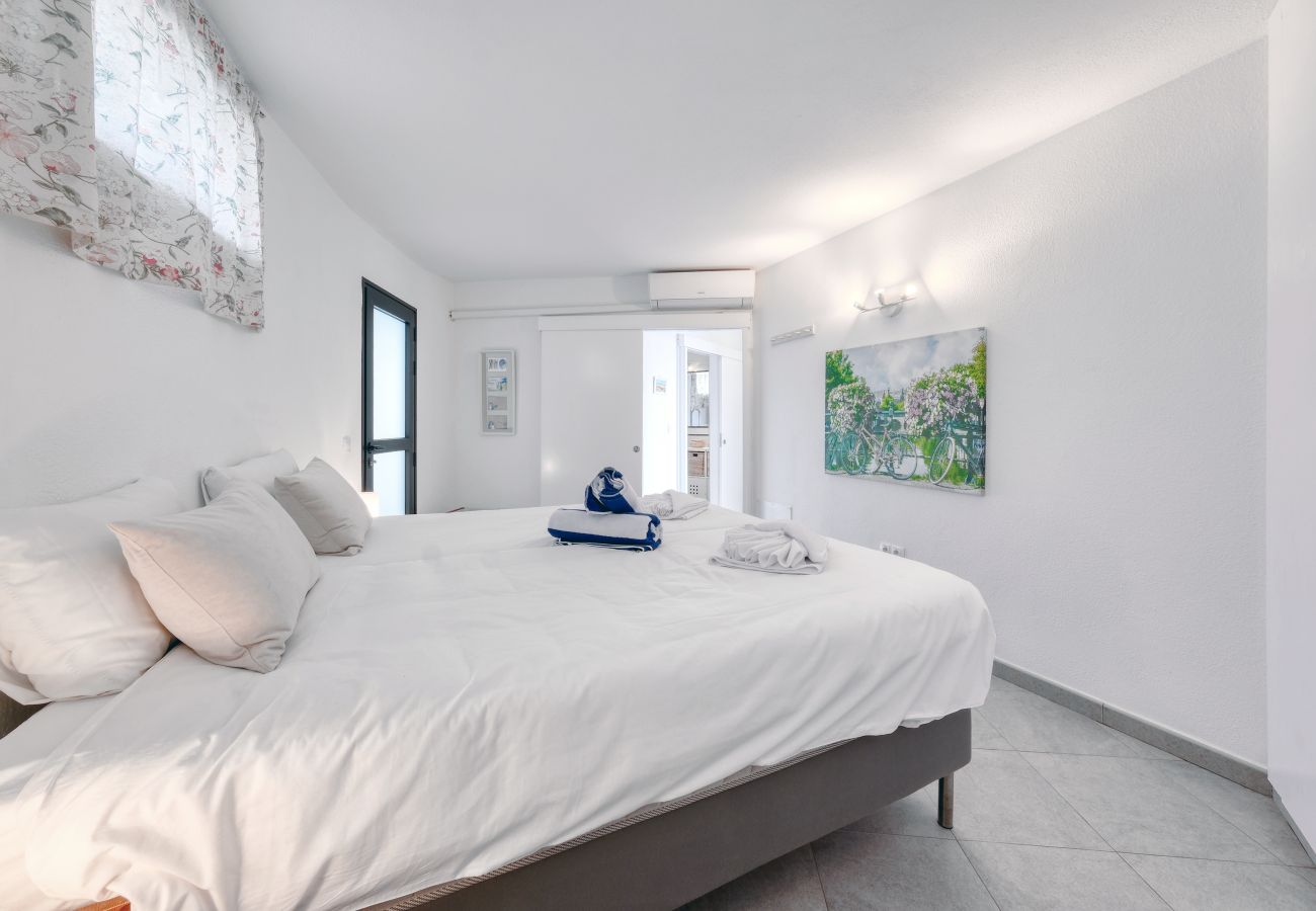 Ferienwohnung in  Famara - Canary Soul • Ocean views • Playa a 2 min • LVH