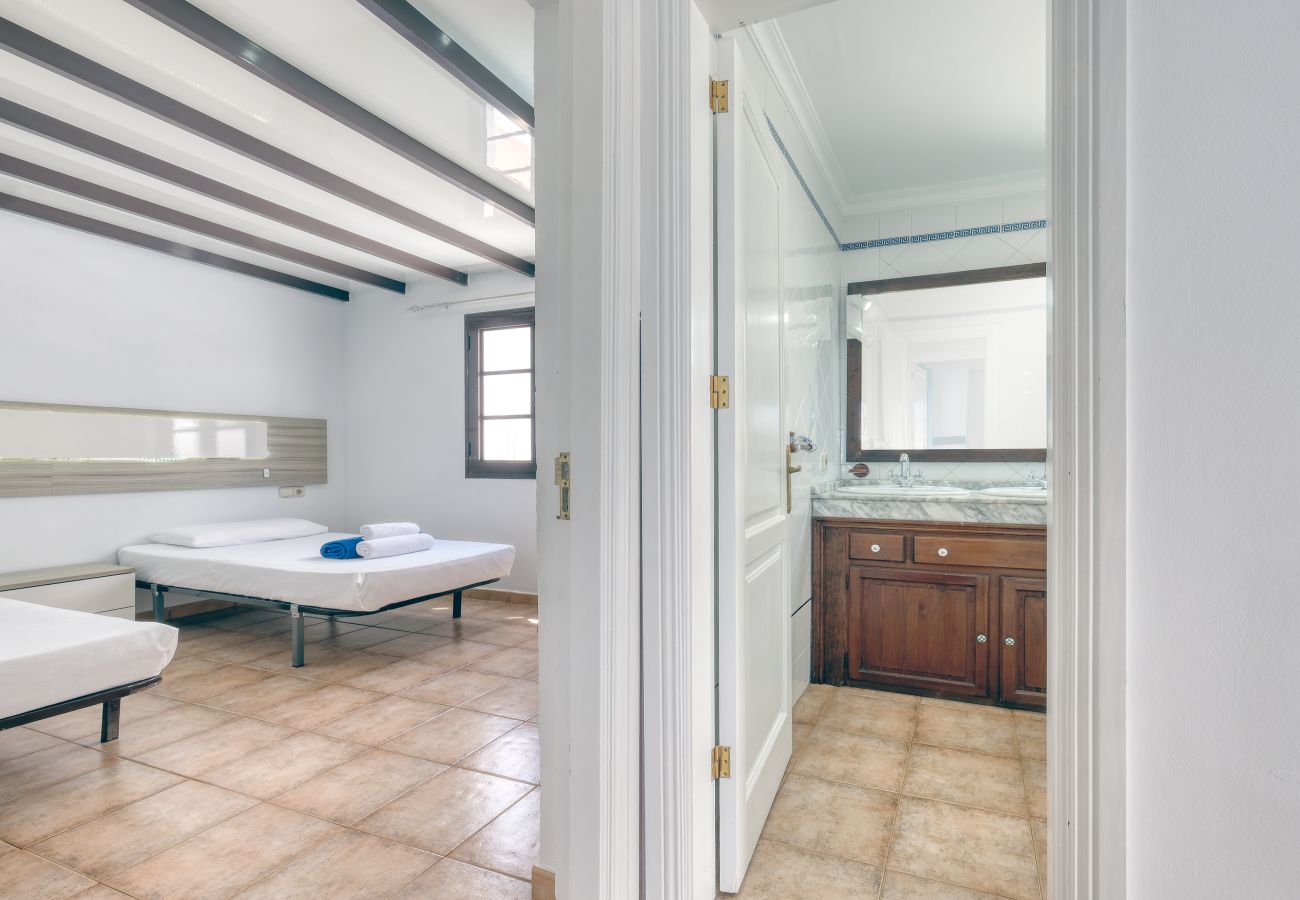 Ferienhaus in Puerto del Carmen - Villa El Rincón • Pool & BBQ • Beach 5 min • LVH