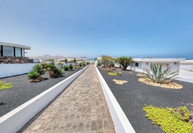 Ferienhaus in  Famara - Bungalow Famara 38- Olas del Risco