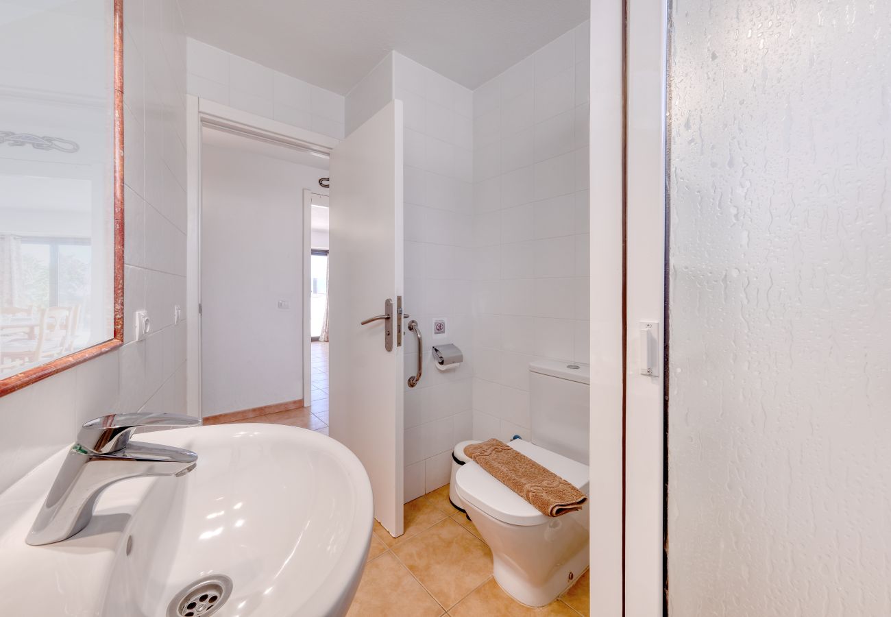 Ferienhaus in  Famara - Bungalow Famara 38- Olas del Risco