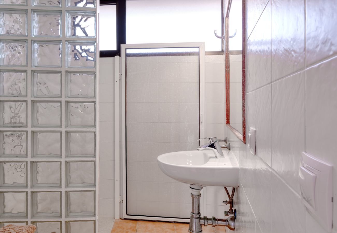 Ferienhaus in  Famara - Bungalow Famara 38- Olas del Risco