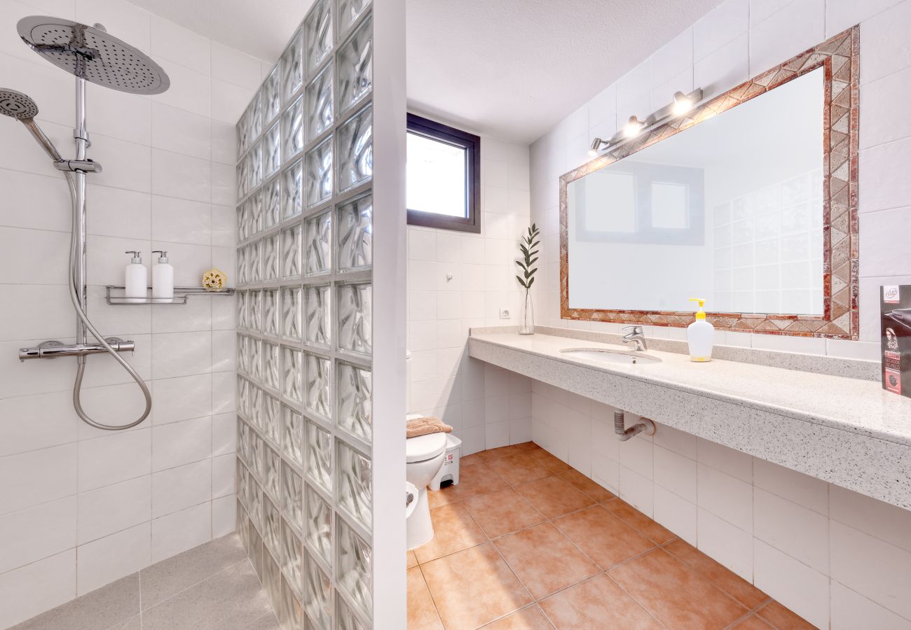 Ferienhaus in  Famara - Bungalow Famara 38- Olas del Risco