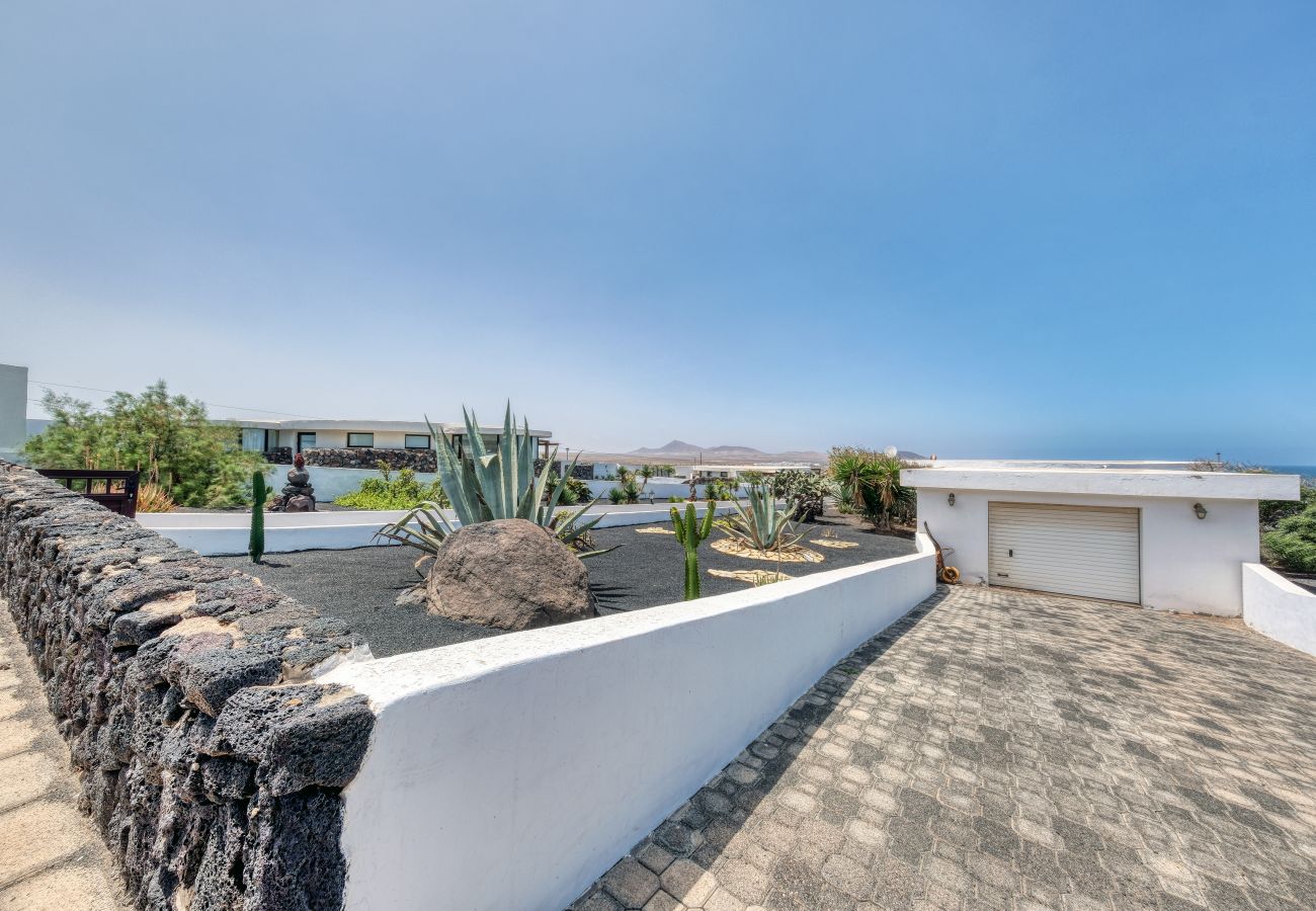 Ferienhaus in  Famara - Bungalow Famara 38- Olas del Risco