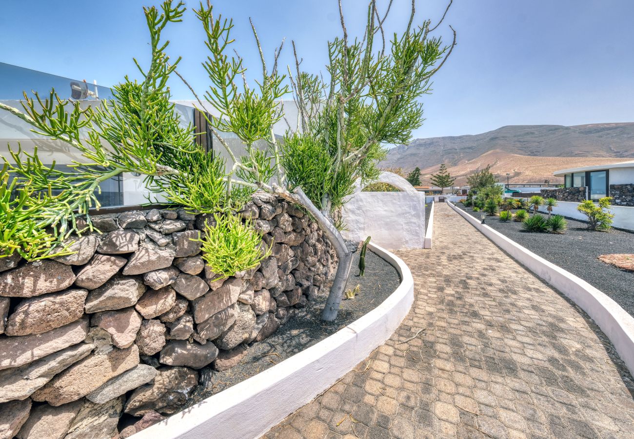 Ferienhaus in  Famara - Bungalow Famara 38- Olas del Risco