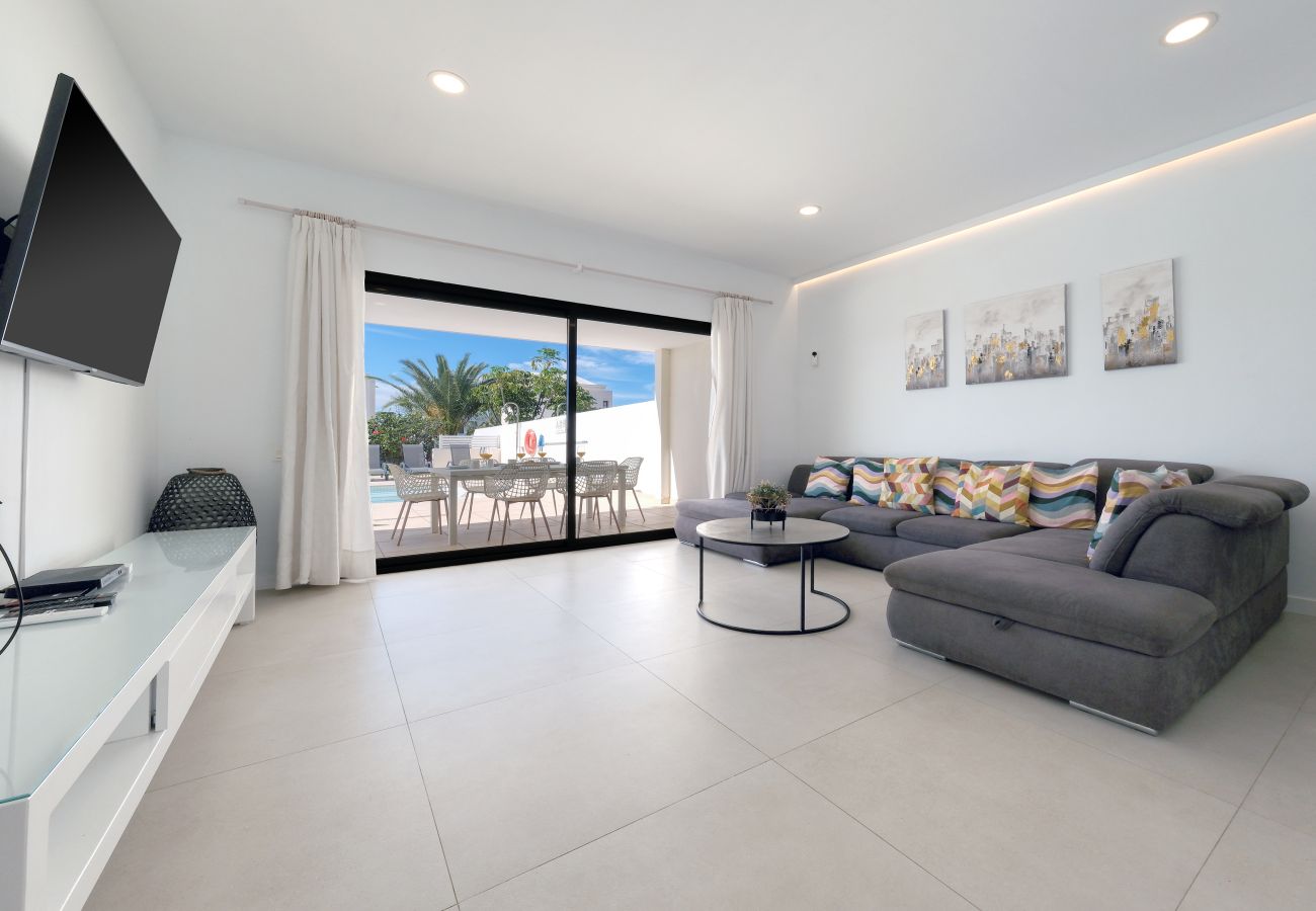 Ferienhaus in Playa Blanca - Casa Malvasía • Pool • 900M from the beach • LVH