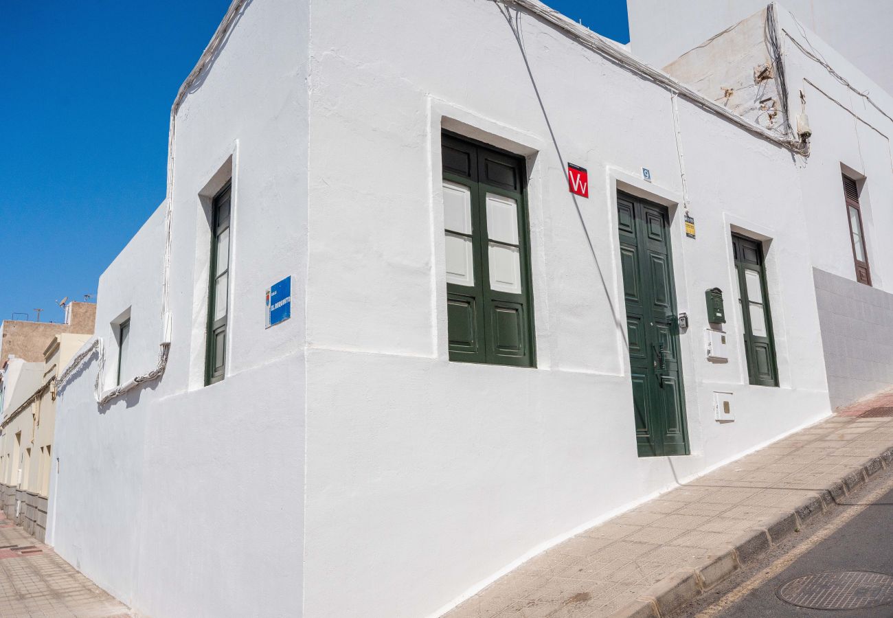 Ferienhaus in Arrecife - Avocado Corner House
