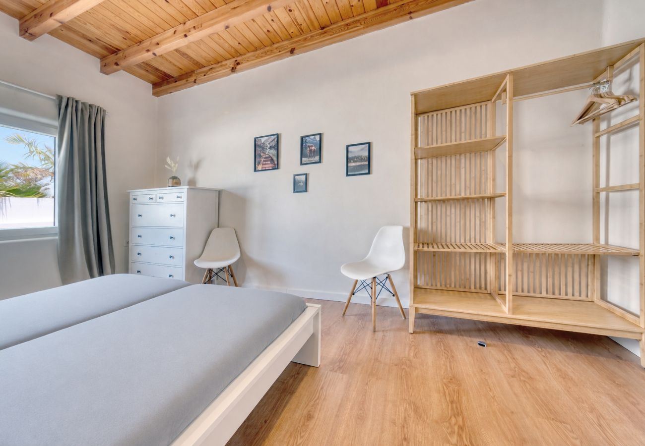 Ferienhaus in Costa Teguise - Chalet Emily - Alpine Chic• Jacuzzi • BBQ 