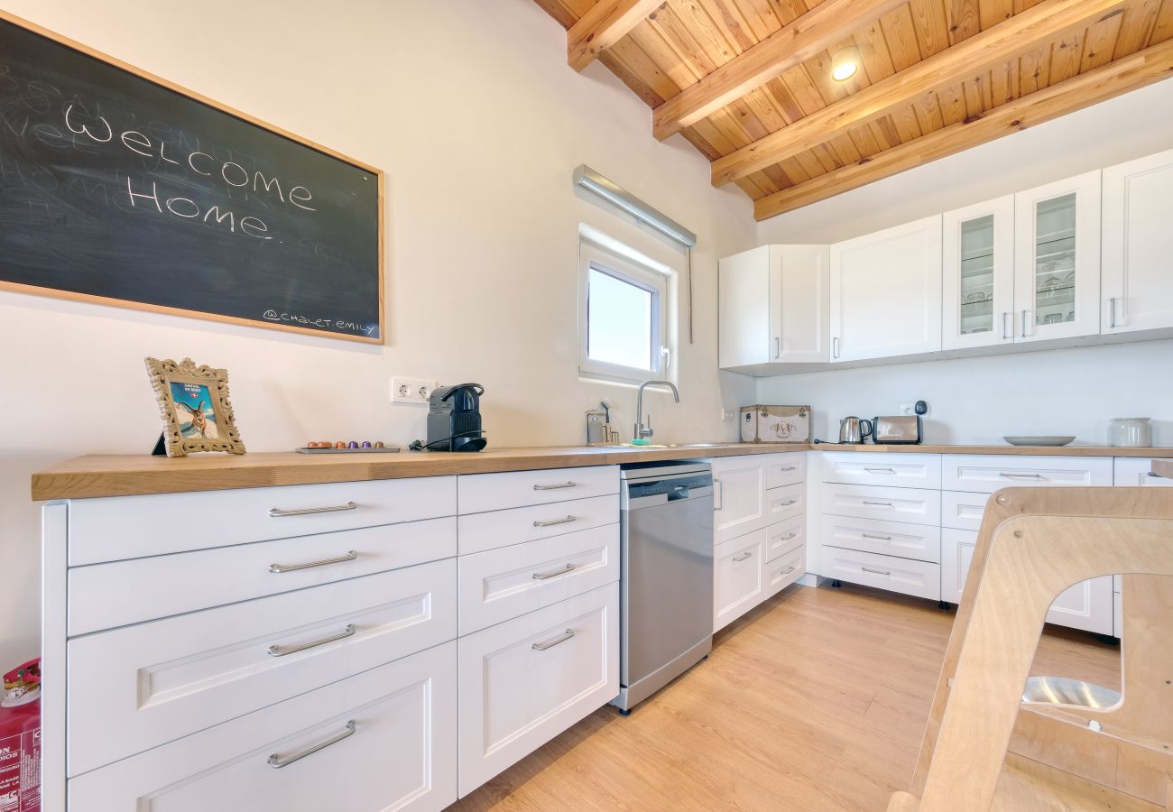 Ferienhaus in Costa Teguise - Chalet Emily - Alpine Chic• Jacuzzi • BBQ 