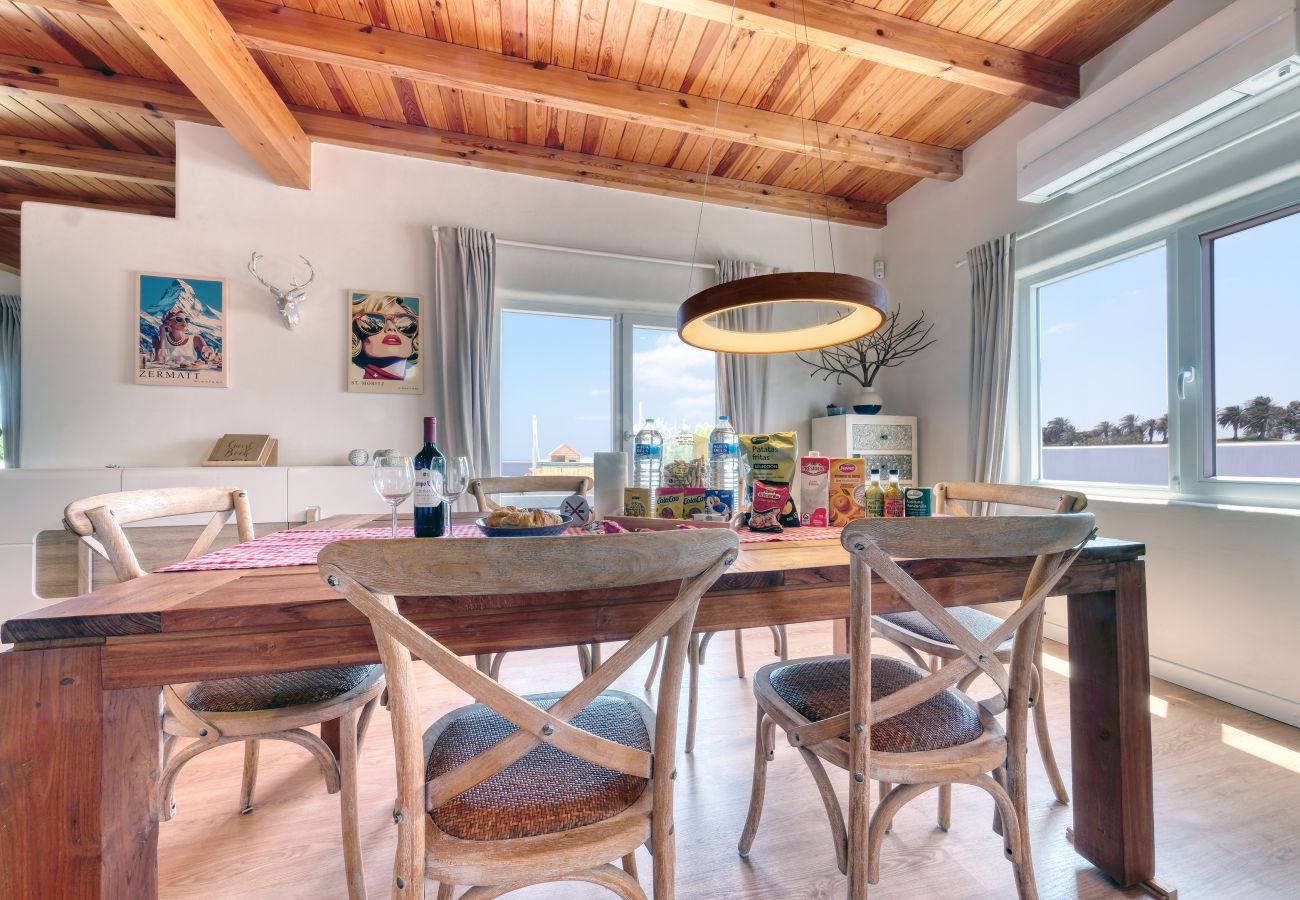 Ferienhaus in Costa Teguise - Chalet Emily - Alpine Chic• Jacuzzi • BBQ 
