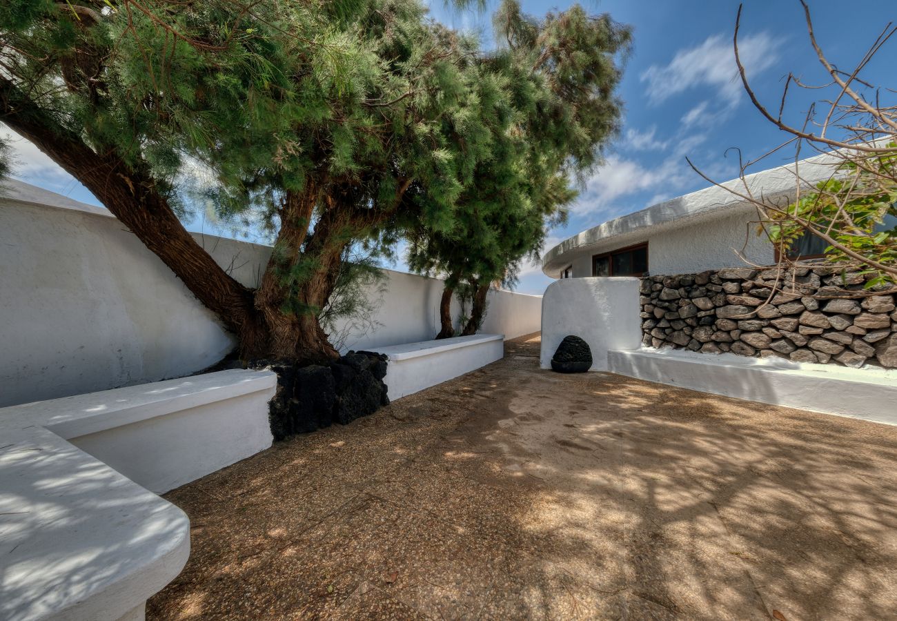 Ferienhaus in  Famara - First Line of  the Sea • Ocean views • Beach 1 min