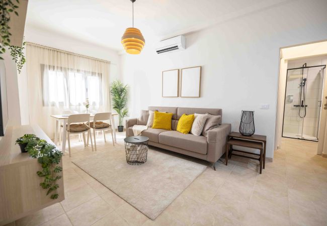 Ferienwohnung in Telde - Apartamento Salinetas Beach, 10m to the beach