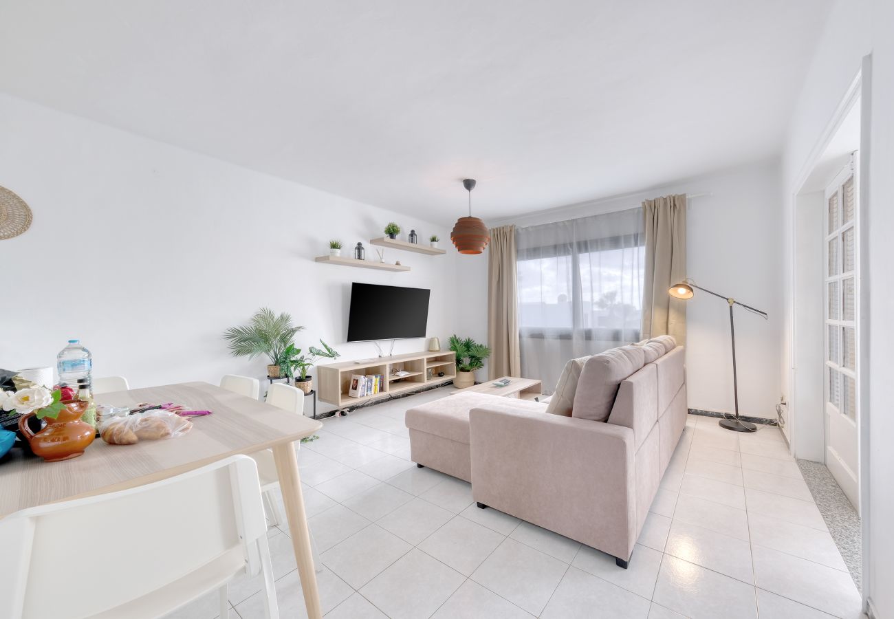 House in Puerto del Carmen - Atassara House - 500M to the Beach By LVH