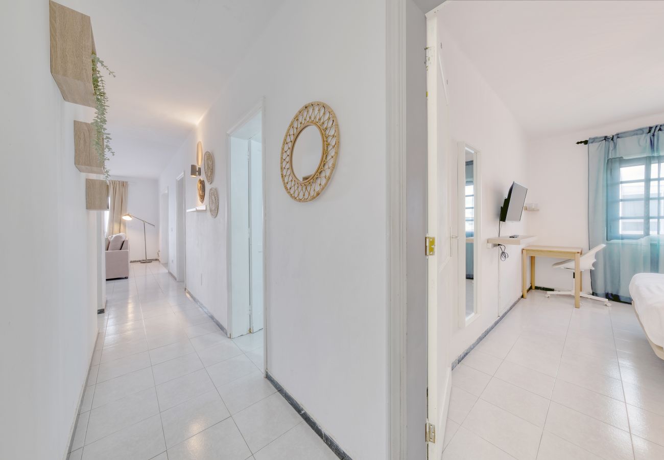 House in Puerto del Carmen - Atassara House - 500M to the Beach By LVH